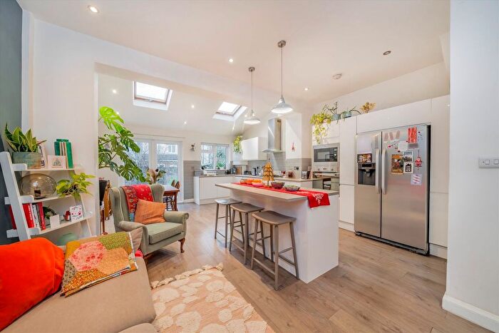 3 Bedroom Property For Sale In Deal Road, Tooting, SW17