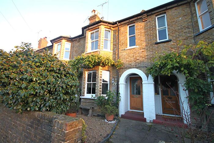 3 Bedroom Town House To Rent In Upper Fairfield Road, Leatherhead, KT22