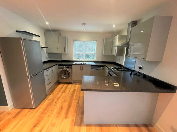 2 Bedroom Apartment To Rent In Upper Lattimore Road, St. Albans, Hertfordshire, AL1