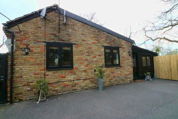 2 Bedroom Cottage To Rent In Lyne Lane, Lyne, Surrey, KT16