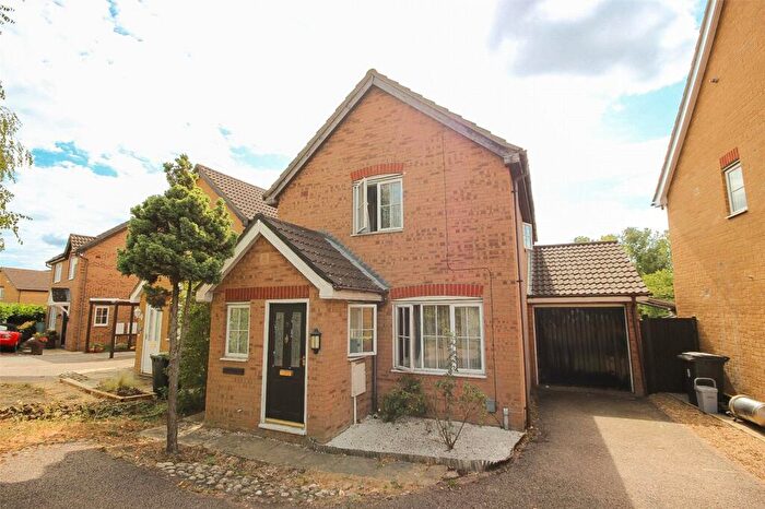3 Bedroom Detached House For Sale In Thor Drive, Bedford, Bedfordshire, MK41