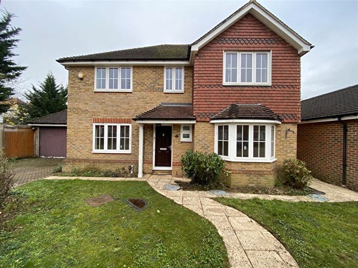 5 Bedroom Detached House To Rent In Holm Grove, Hillingdon, UB10