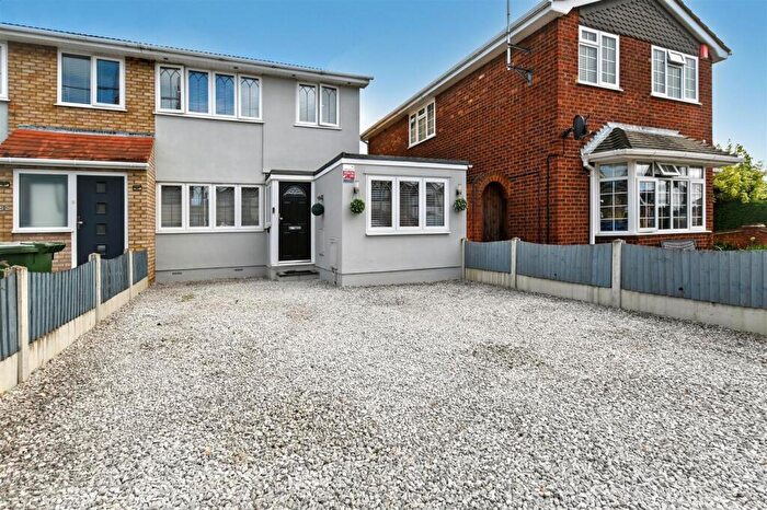 4 Bedroom House To Rent In Please Enquire Via The Online Form Harvest Road, Canvey Island, SS8