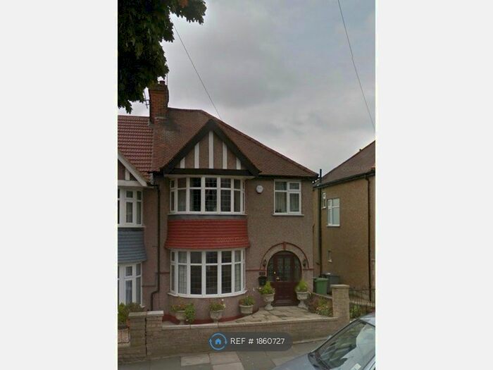 3 Bedroom Semi-Detached House To Rent In Randall Avenue, London, NW2