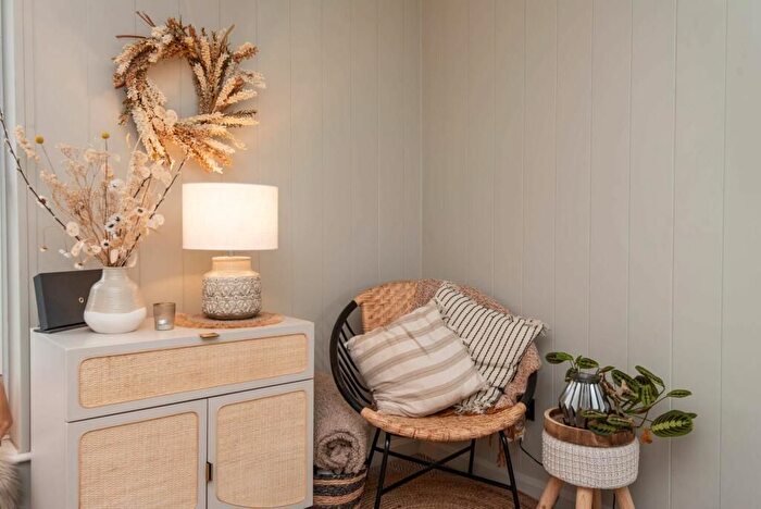 4 Bedroom Flat To Rent In Ilford, Essex, IG2