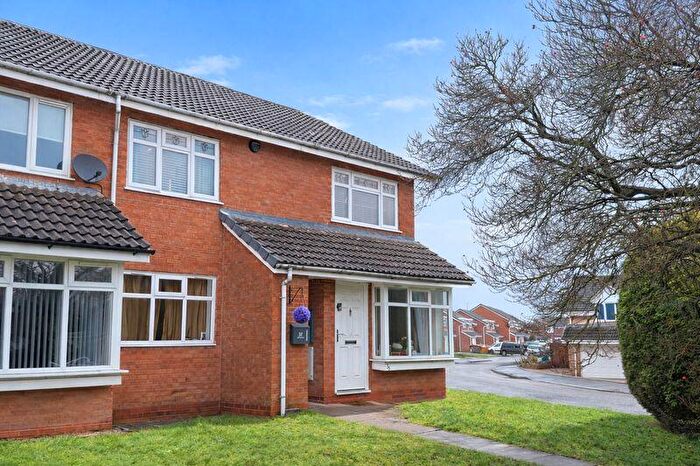 2 Bedroom Maisonette For Sale In Anton Drive, Sutton Coldfield, B76