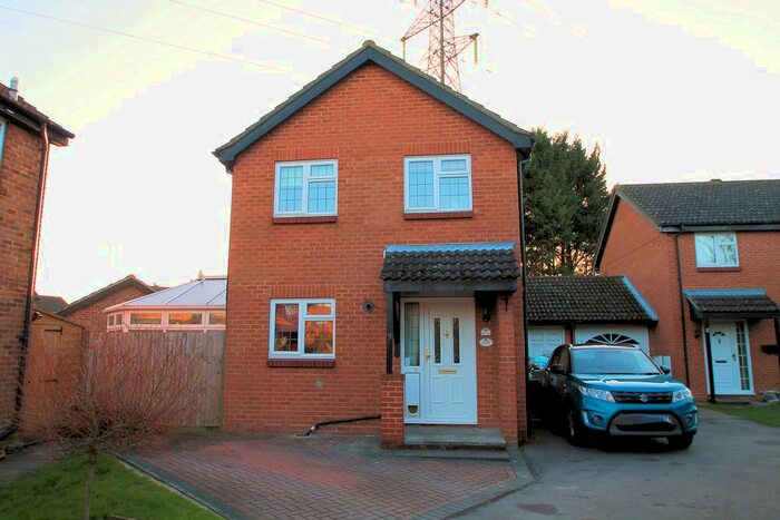 3 Bedroom Link Detached House To Rent In Whitestone Close, Lower Earley, Reading, RG6