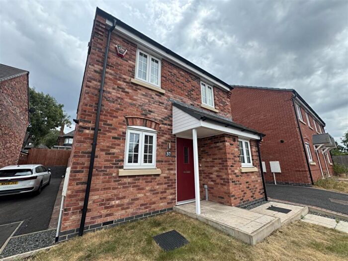 3 Bedroom House To Rent In Bridgemere Close, Leicester, LE2