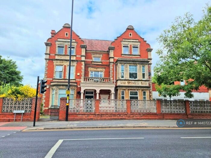 2 Bedroom Flat To Rent In City Road, Birmingham, B16