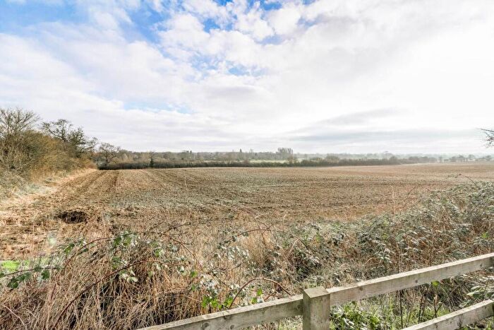 4 Bedroom Detached House For Sale In River View, Old Stratford, MK19
