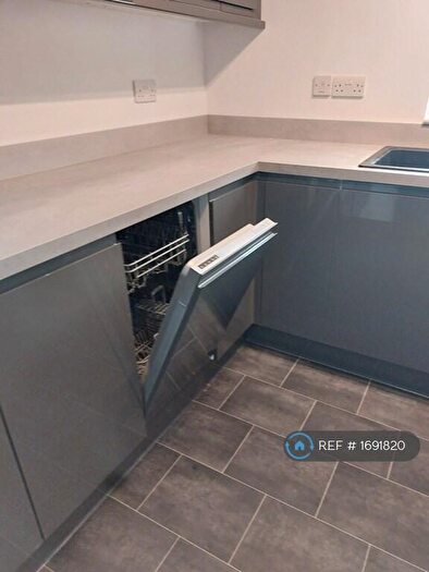 2 Bedroom Flat To Rent In Furcheons Park, Edinburgh, EH8