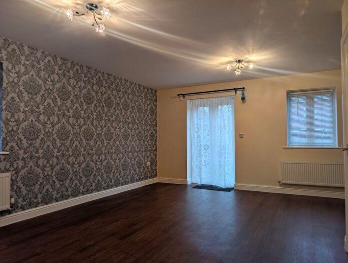 3 Bedroom Semi Detached House To Rent In Southfield Avenue, Leicester, LE12