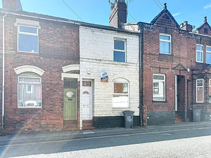 3 Bedroom Terraced House To Rent In Victoria Street, Stoke-On-Trent, ST4
