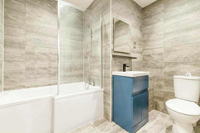 1 Bedroom Apartment For Sale In Foxberry Road, London, SE4