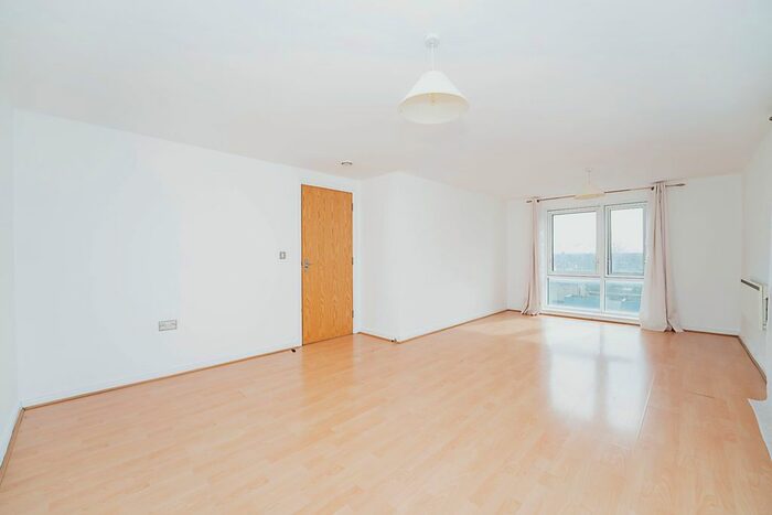 2 Bedroom Flat To Rent In Broadway, London, W13