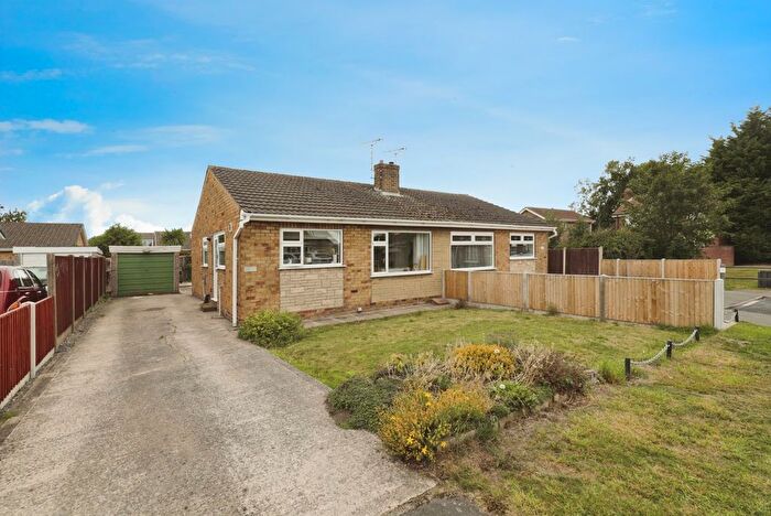 2 Bedroom Bungalow For Sale In Springfield Close, Barlby, Selby, North Yorkshire, YO8