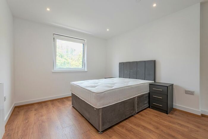 1 Bedroom Flat To Rent In Well Farm Road, Whyteleafe, CR3