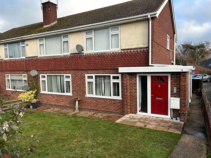 2 Bedroom Maisonette For Sale In Michaels Way, Hythe, SO45