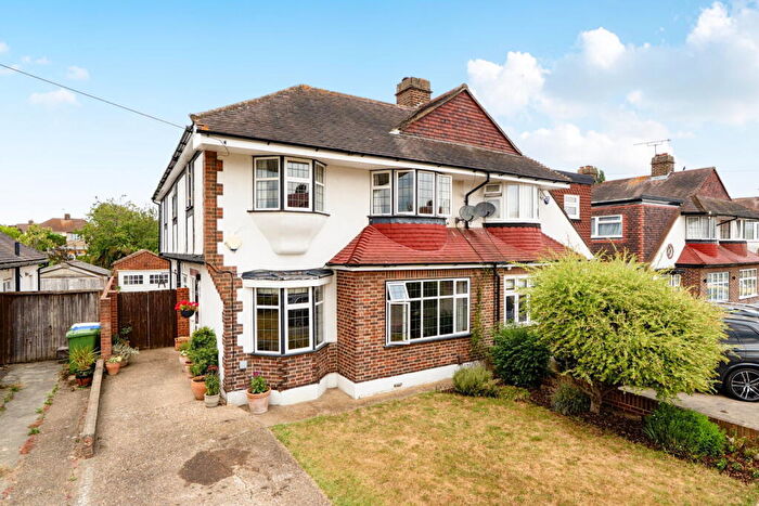 5 Bedroom Semi-Detached House For Sale In Telford Road, New Eltham, SE9