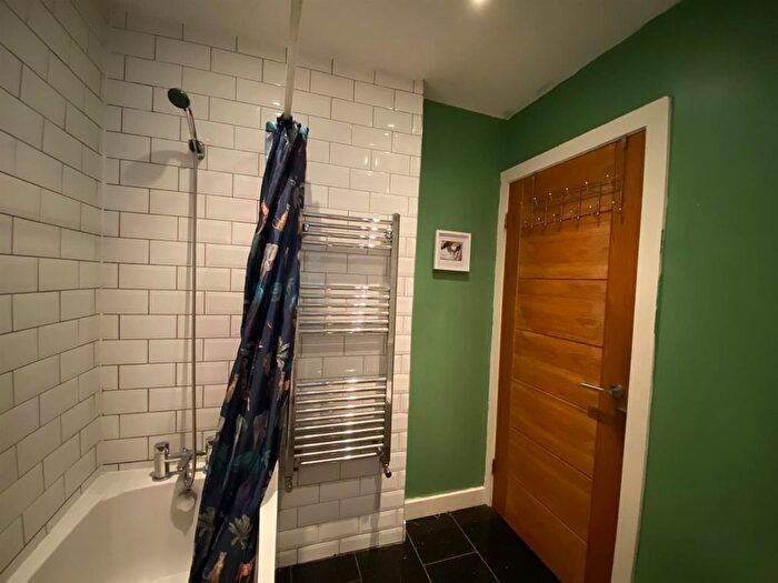 2 Bedroom Flat To Rent In Alexandra Road South, Chorlton Cum Hardy, Manchester, M16