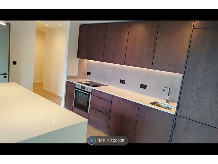 2 Bedroom Flat To Rent In Spinners Way, Manchester, M15