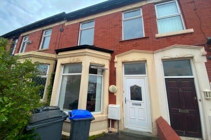 3 Bedroom Mews House To Rent In Westmorland Avenue, Blackpool, FY1