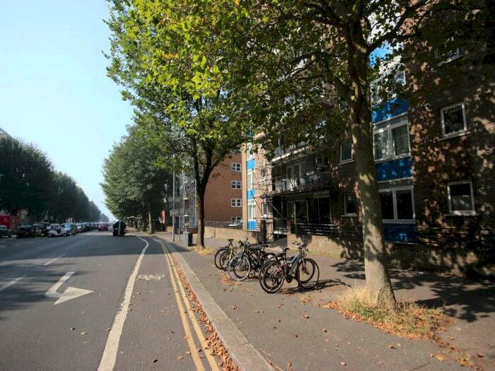 Studio To Rent In Marlborough Court, - The Drive, Hove, BN3