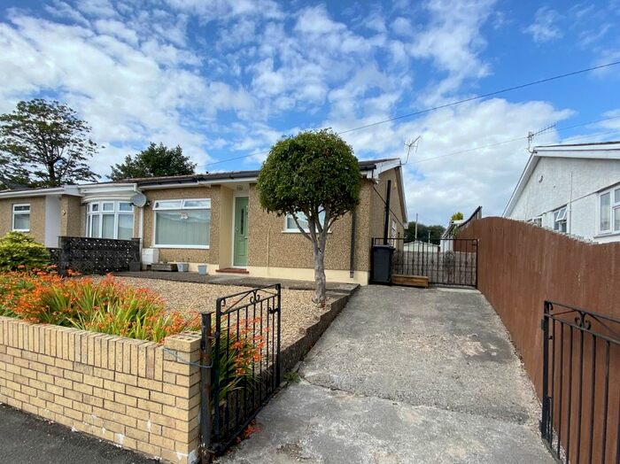 Houses for sale & to rent in CF44 9TA, Station Road, Hirwaun Aberdare