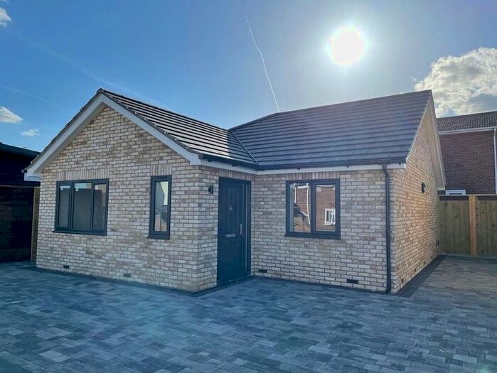 2 Bedroom Bungalow To Rent In Eastwood Road, Rayleigh, SS6