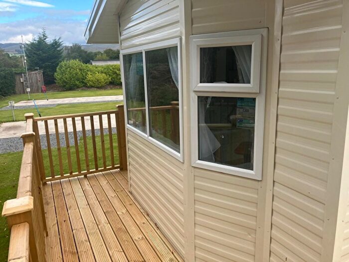 2 Bedroom Mobile/park Home For Sale In South Bridgend, Crieff, PH7