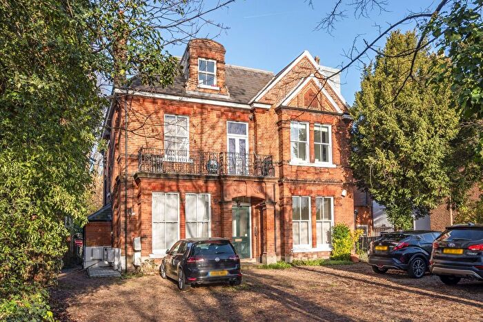 2 Bedroom Flat To Rent In West Hill, London, SW15