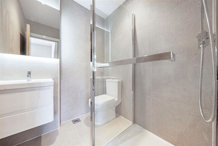 2 Bedroom Flat To Rent In Gunnersbury Avenue, London, W5