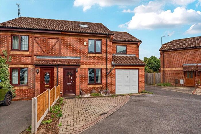5 Bedroom Semi-Detached House For Sale In Larchside Close, Spencers Wood, Reading, RG7