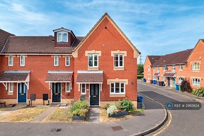 3 Bedroom Semi-Detached House To Rent In Swiftsure Road, Grays, RM16