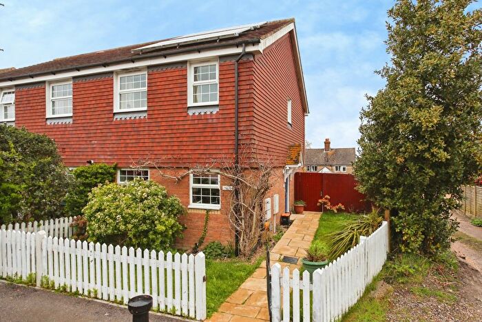 3 Bedroom End Terrace House For Sale In Canon Jeffreys Court, Hawkhurst, Cranbrook, Kent, TN18