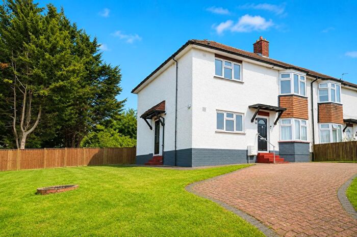 2 Bedroom Flat To Rent In Slades Drive, Chislehurst, BR7