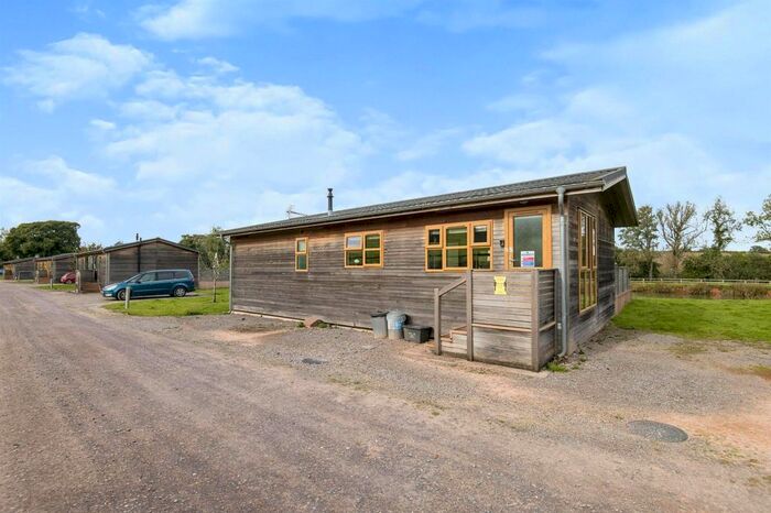 2 Bedroom Lodge For Sale In Cullompton EX15