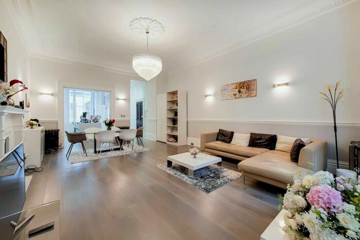 3 Bedroom Flat To Rent In Stanhope Gardens, South Kensington, London, SW7