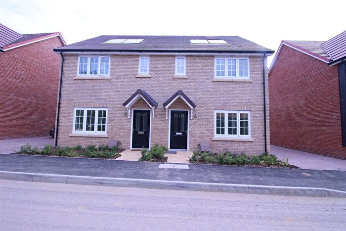 3 Bedroom Property To Rent In Crown Drive, Elsenham, CM22