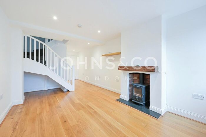 2 Bedroom Property To Rent In Ealing Road, Brentford, London, TW8