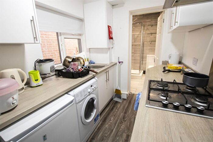 4 Bedroom House To Rent In Rookery Road, Selly Oak, Birmingham, B29