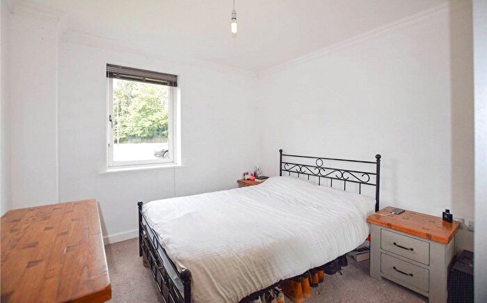 1 Bedroom Flat For Sale In Hampden Crescent, Bracknell, Berkshire, RG12