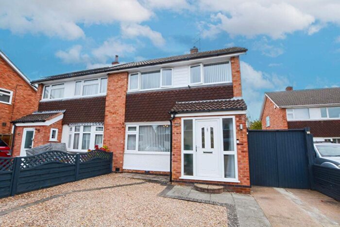 3 Bedroom Semi Detached House For Sale In Tyringham Road, Wigston, Leicester, LE18