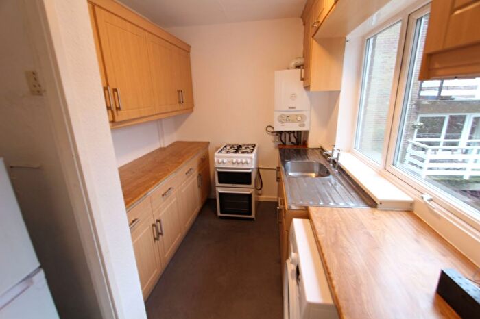 2 Bedroom Flat To Rent In Fountside, Oakdale Road, S7