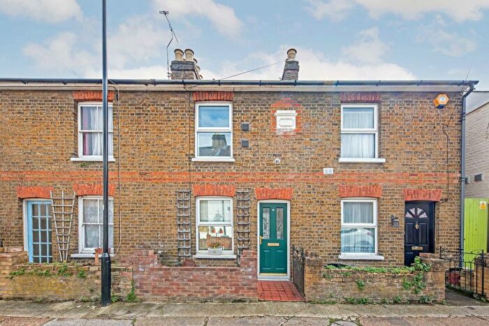 2 Bedroom Terraced House To Rent In New Road, Hounslow, TW3