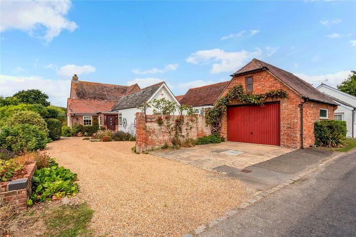 4 Bedroom Detached House For Sale In Chapel Lane, Chichester, PO20