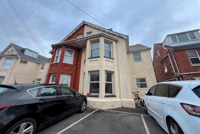 2 Bedroom Flat To Rent In Holland Road, Weymouth, DT4
