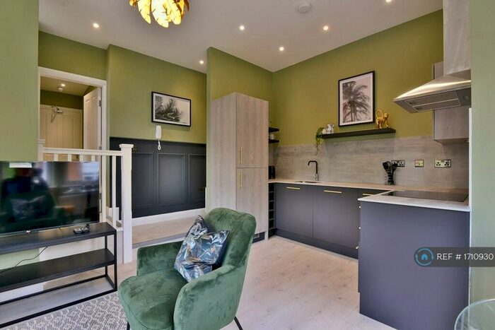 2 Bedroom Flat To Rent In Davenport Park Road, Stockport, SK2