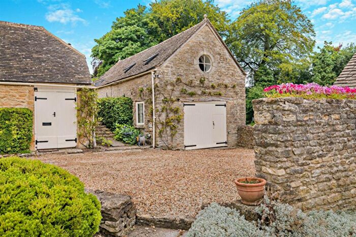 2 Bedroom Barn Conversion To Rent In Long Barn, GL7