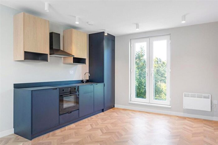 Apartment To Rent In Anerley Hill, London, SE19